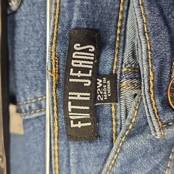 Hi-Rise Short Utility Detail | Faith Jeans | 22W - Picture 8 of 14